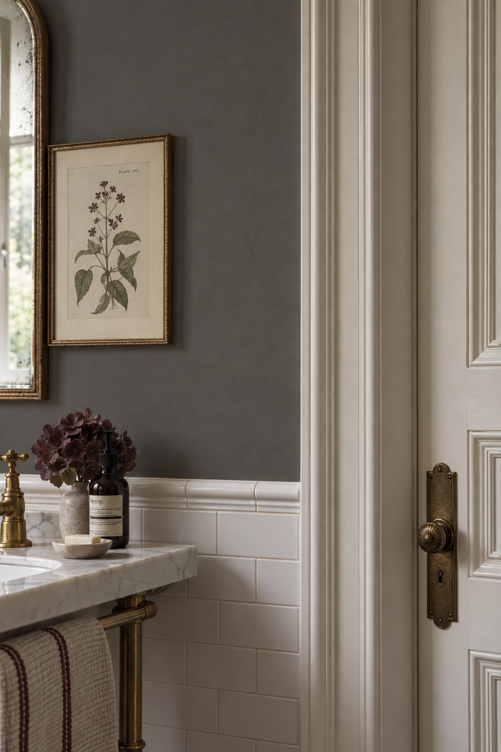 Placepaints Edinburgh Slate paint — Bathroom · close up
